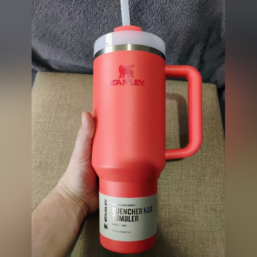 Stanley Limited 🔥HOT CORAL 🪸 40OZ Quencher in hand ships immediately
